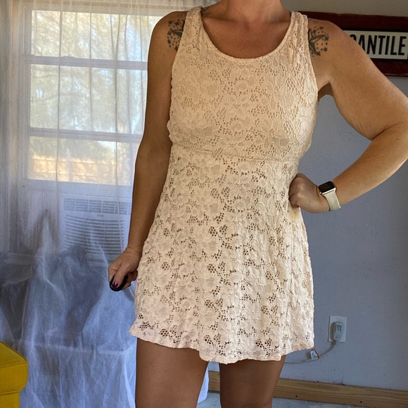 Free People Dresses & Skirts - Free People Cream / Off White Lace Open Back Boho Chic mini Dress Size Small